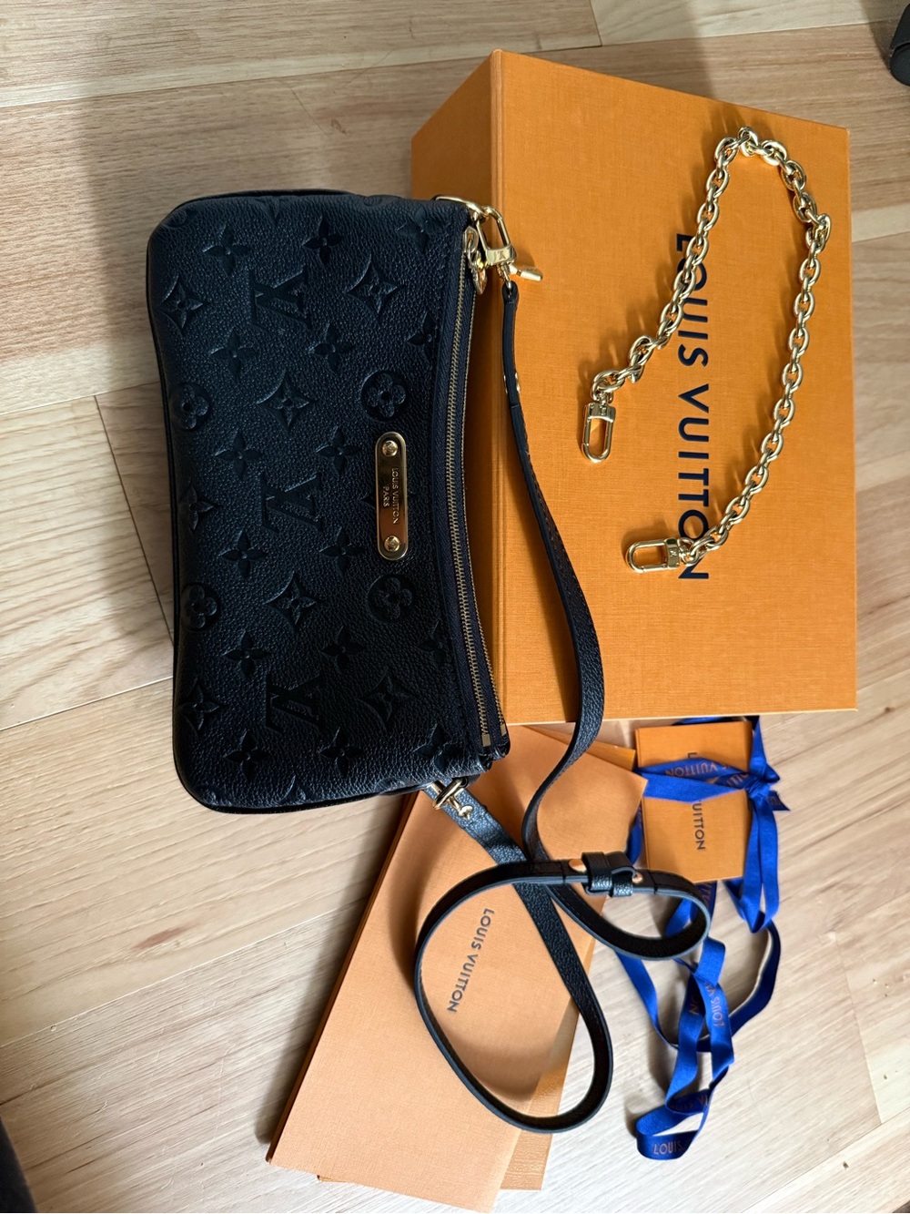 Louis Vuitton Black liv Monogram Empreinte Leather Shoulder Bag - Picture 9 of 12